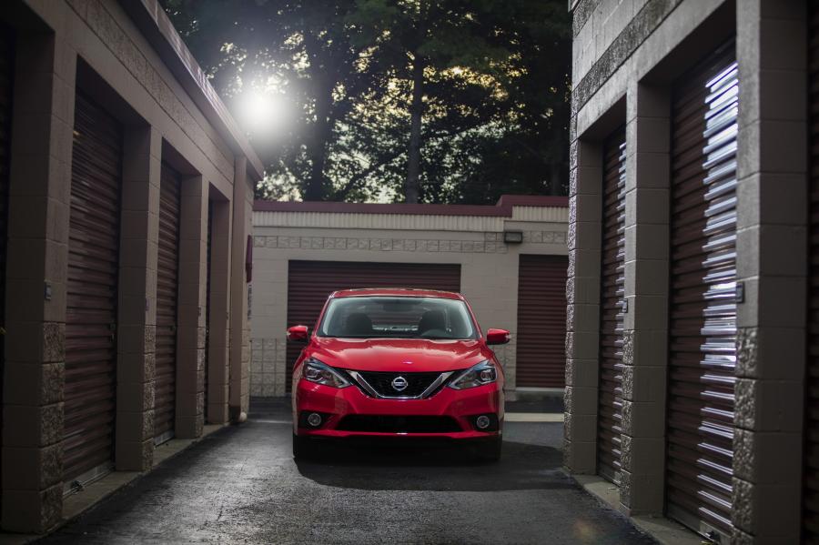  Nissan Sentra SR Turbo (B17) 2016 года  (фото 35 из 44)